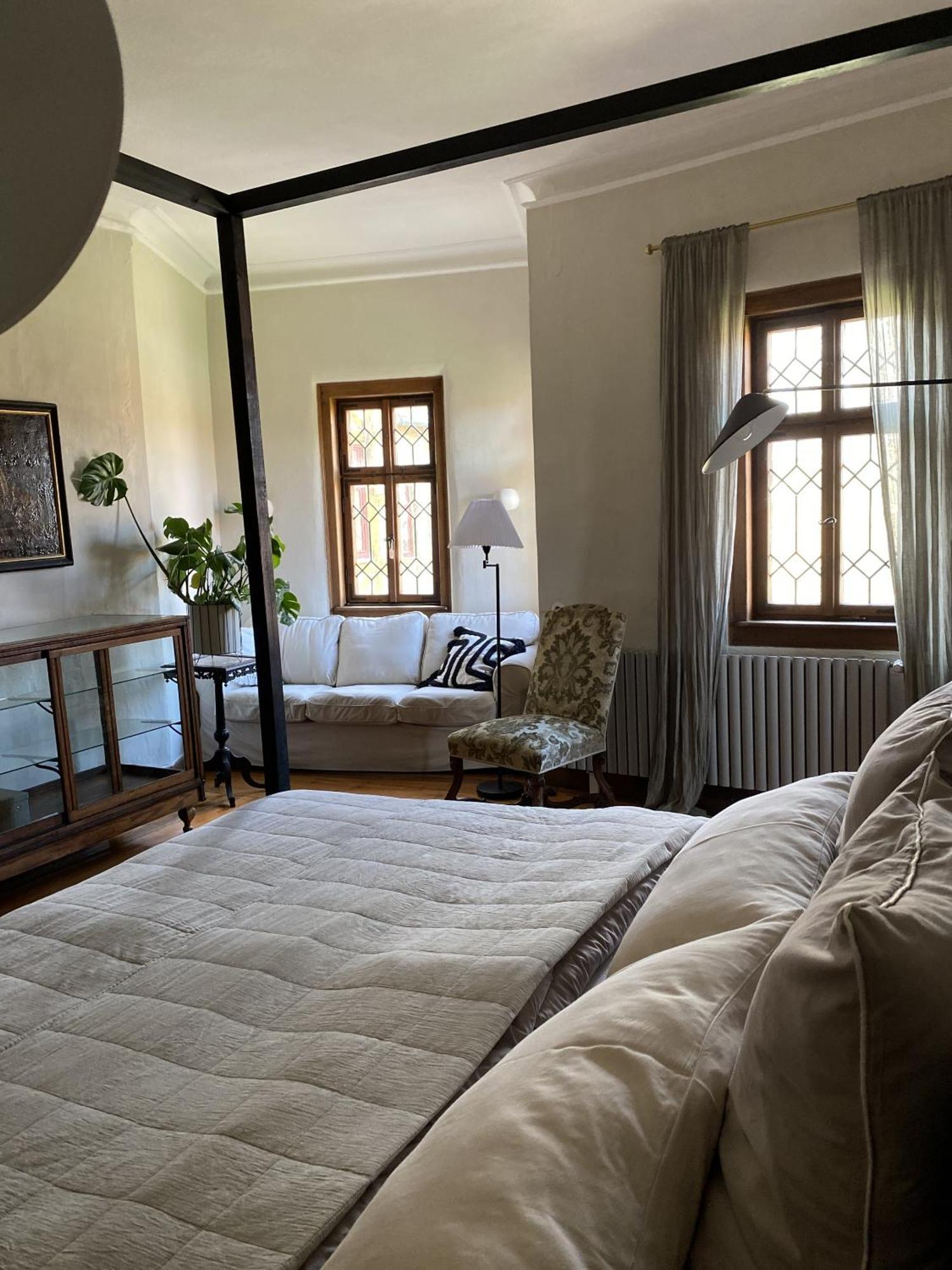 Holiday home Urlaub Im Wasserschloss Irmelshausen Hochheim